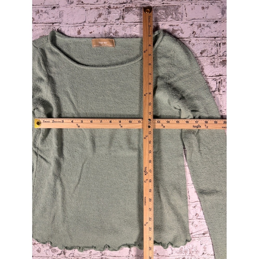 Free People Free-est Sage Green Textured Lettuce Edge Knit Top Large OB1628163 - Picture 4 of 4